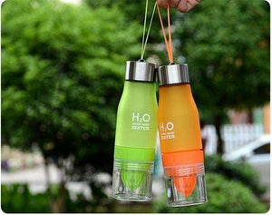 Transhome Creative Fruit Juice Infuser Water Bottle 650ml PBA-free Plastic